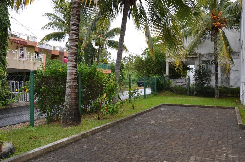 Les Gentilhommieres Guest House Trou aux Biches Exterior photo